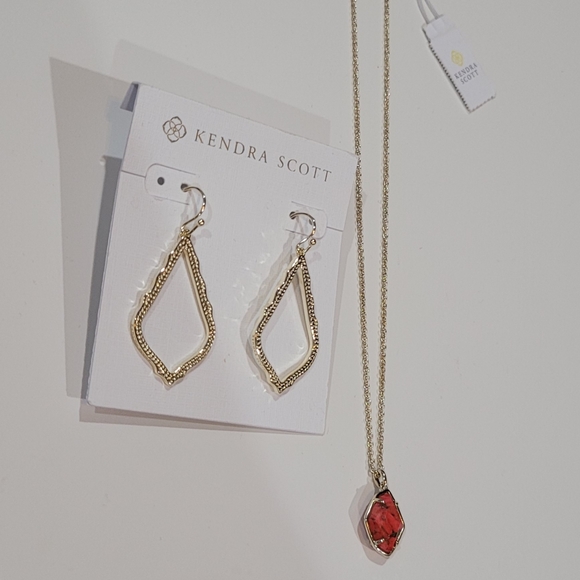 Kendra Scott Bundle Set Necklace , Earrings ,Bracelet 14k Gold Plated over brass - Picture 5 of 10